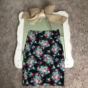 LuLaRoe M Cassie skirt